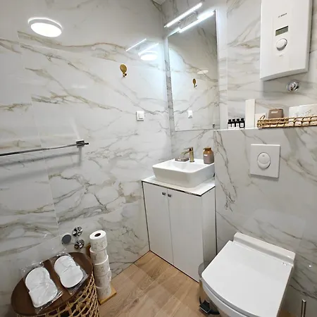 Ena Apartment *